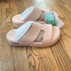Brand New Crocs Sandals Getaway Platform H Strap in Quartz Colors